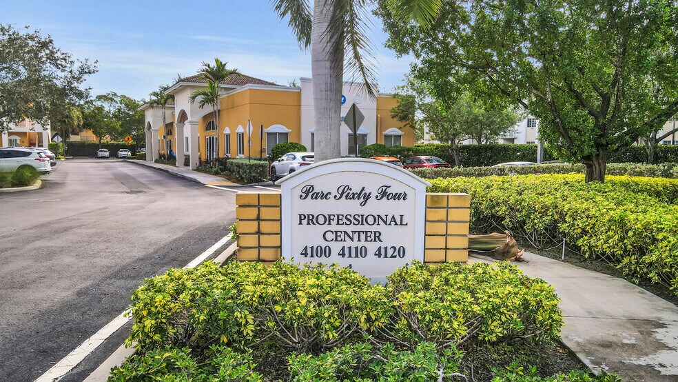 4120 Davie Road Ext, Hollywood, FL à vendre - Photo de l’immeuble – Image 2 sur 5