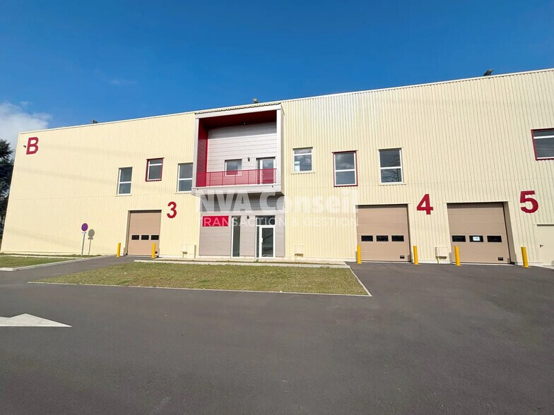 16 Rue Ampère, Pontoise à louer - Photo de l’immeuble – Image 3 sur 8