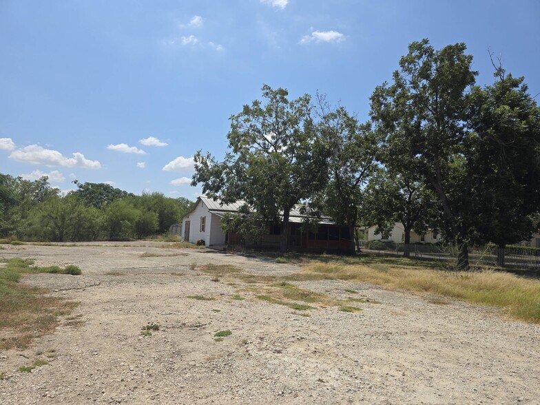 1951 Gruene Rd, New Braunfels, TX à vendre - Photo de l’immeuble – Image 3 sur 7