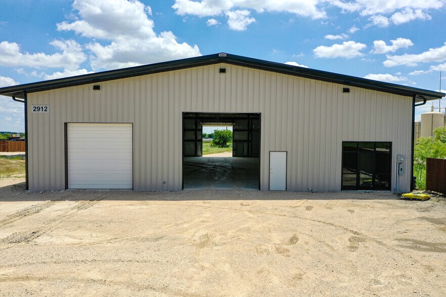 2912 Chambers St, Venus, TX à louer - Photo de l’immeuble – Image 2 sur 8