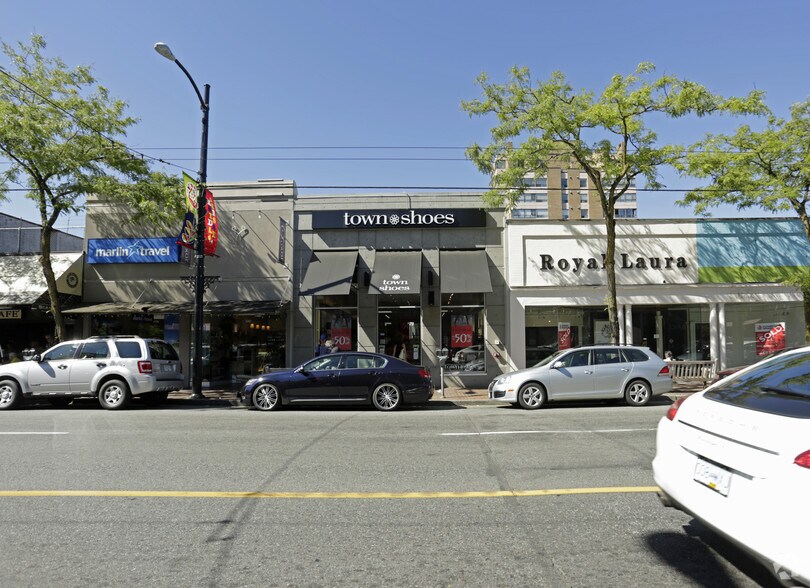 2171 W 41st Ave, Vancouver, BC à vendre - Photo de l’immeuble – Image 3 sur 9