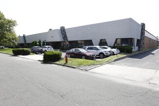 Plus de détails pour 220-224 Sherwood Ave, Farmingdale, NY - Industriel/Logistique à louer