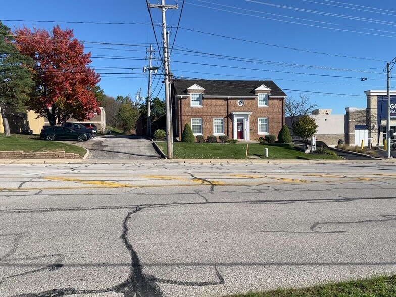 47 N Cleveland Massillon Rd, Akron, OH à louer - Photo de l’immeuble – Image 2 sur 8