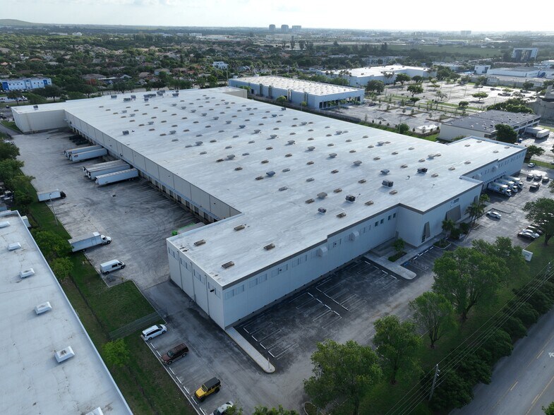 10005 NW 21st St, Doral, FL à louer - Aérien – Image 2 sur 8