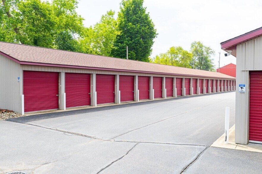 1177 M-89, Plainwell, MI à vendre - Photo de l’immeuble – Image 3 sur 7