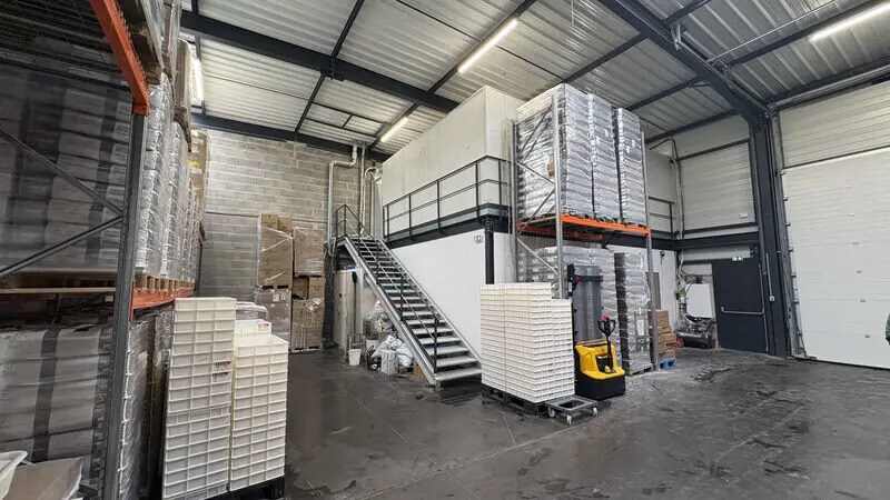 Bureau dans Décines-Charpieu à louer Photo intérieure– Image 1 sur 5