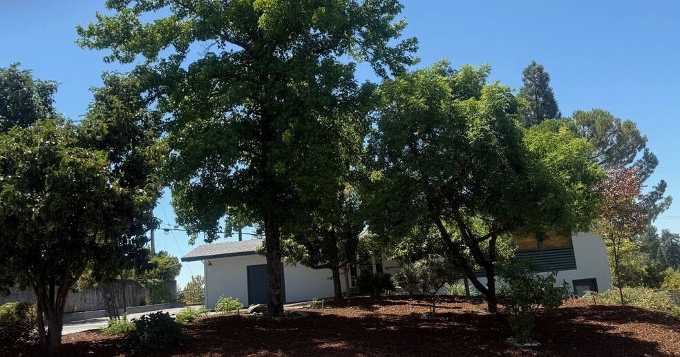 111 Margaret Ln, Grass Valley, CA à vendre - Photo de l’immeuble – Image 2 sur 64