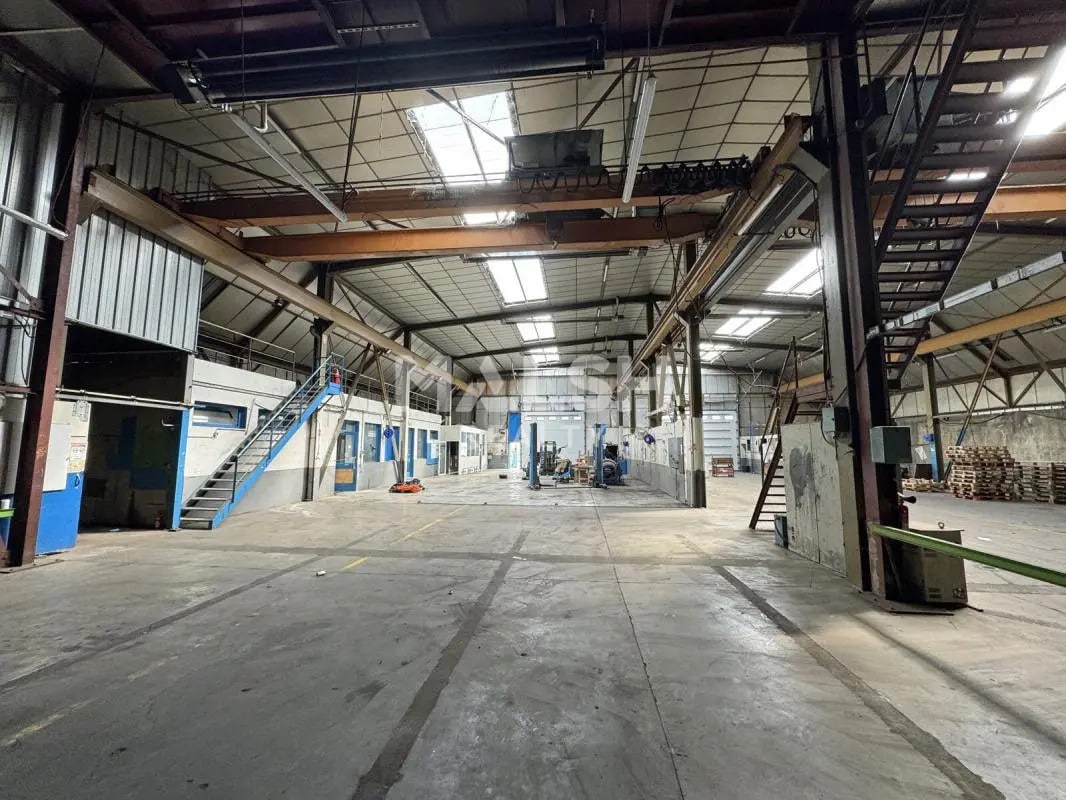 Bureau dans Saint-Étienne à louer Photo de l’immeuble– Image 1 sur 3