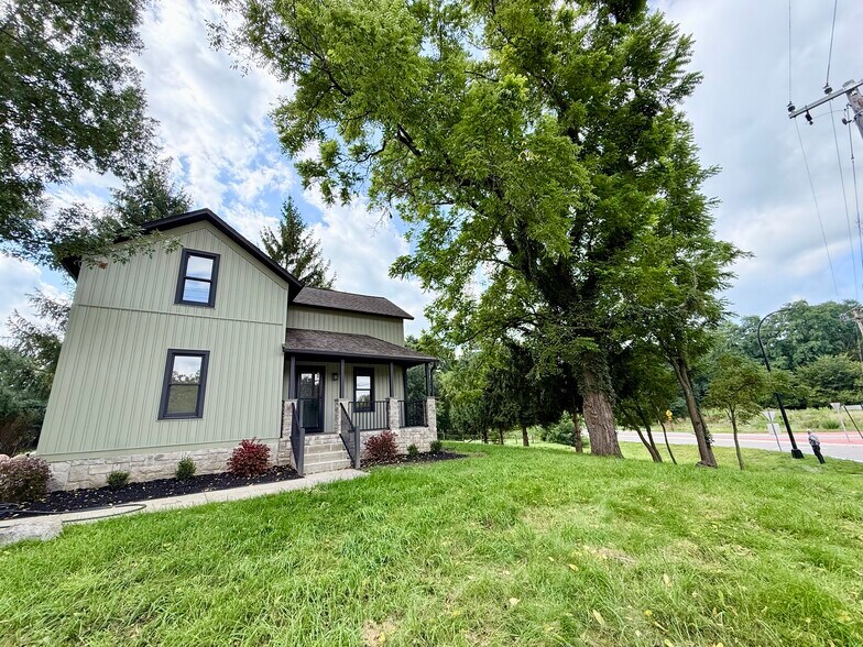 5240 N Territorial Rd, Ann Arbor, MI à louer - Photo de l’immeuble – Image 2 sur 5