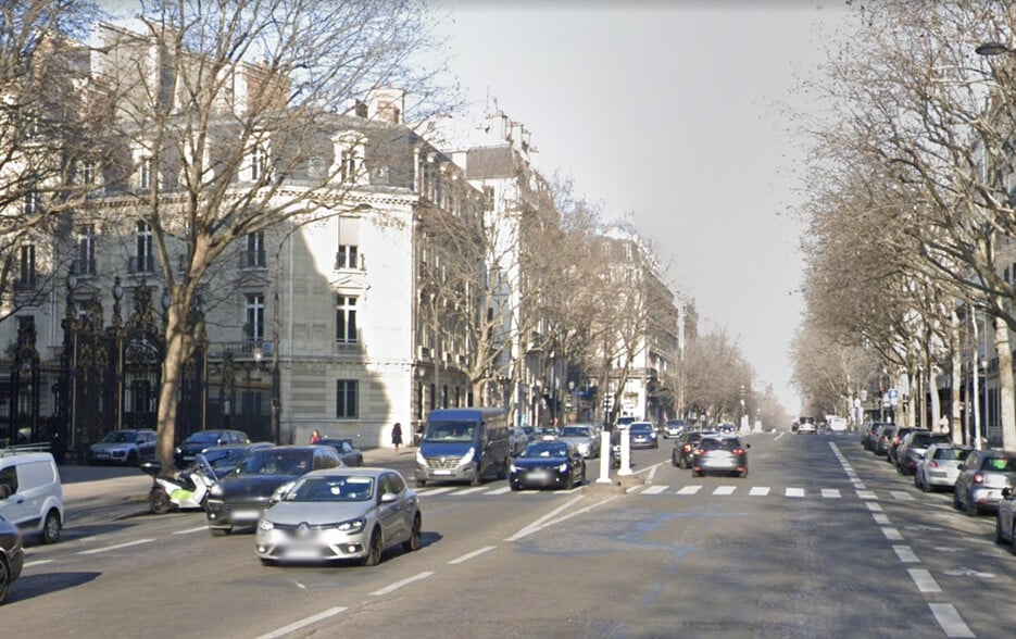 Local commercial dans Paris à louer - Photo de l’immeuble – Image 2 sur 2
