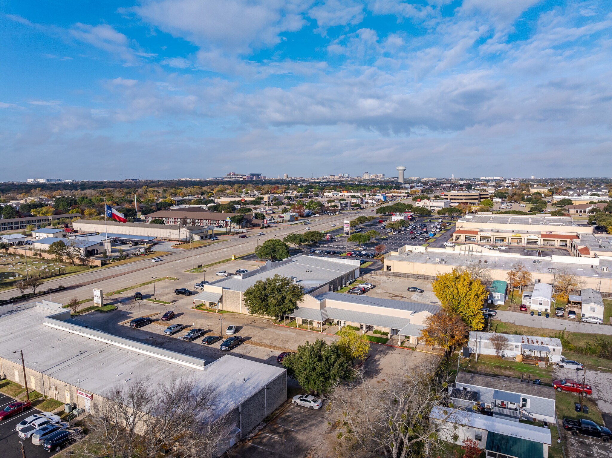 2551-2553 S Texas Ave, College Station, TX à louer Photo de l’immeuble– Image 1 sur 8