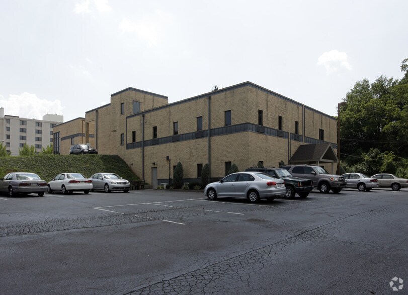 1603 E High St, Pottstown, PA à louer - Photo de l’immeuble – Image 3 sur 11