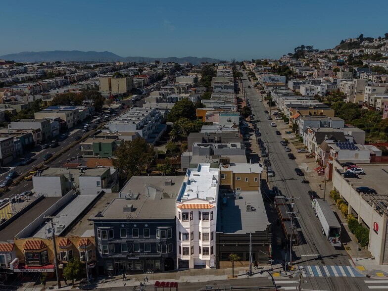 812 Taraval St, San Francisco, CA à vendre - Photo de l’immeuble – Image 3 sur 7