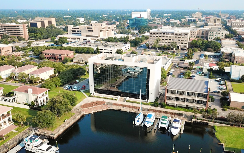 25 W Cedar St, Pensacola, FL à louer - Photo de l’immeuble – Image 3 sur 11