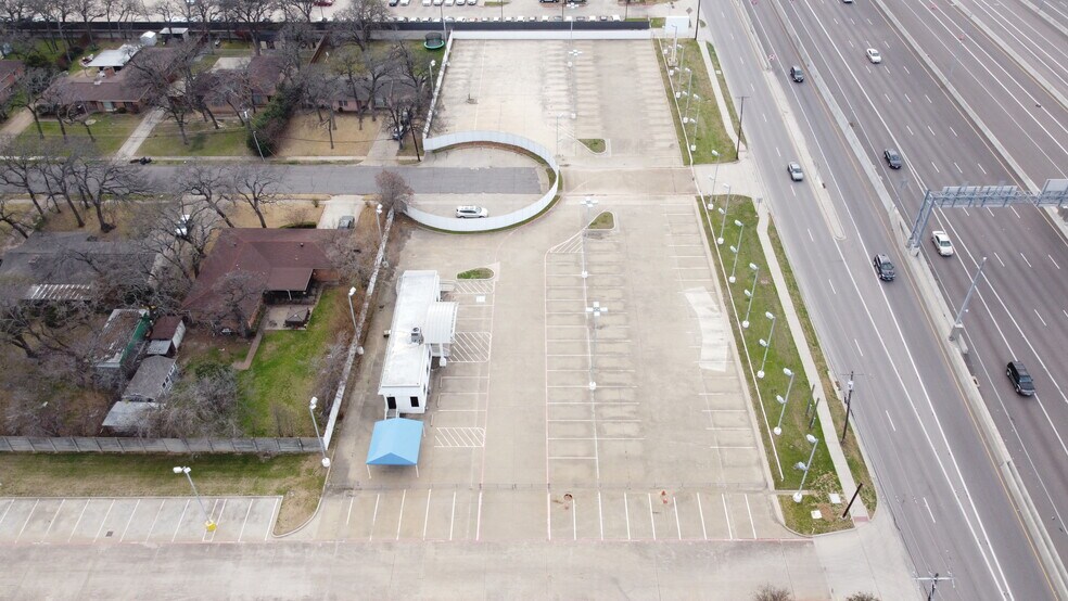 1700 E Airport Fwy, Irving, TX à vendre - Photo de l’immeuble – Image 3 sur 8