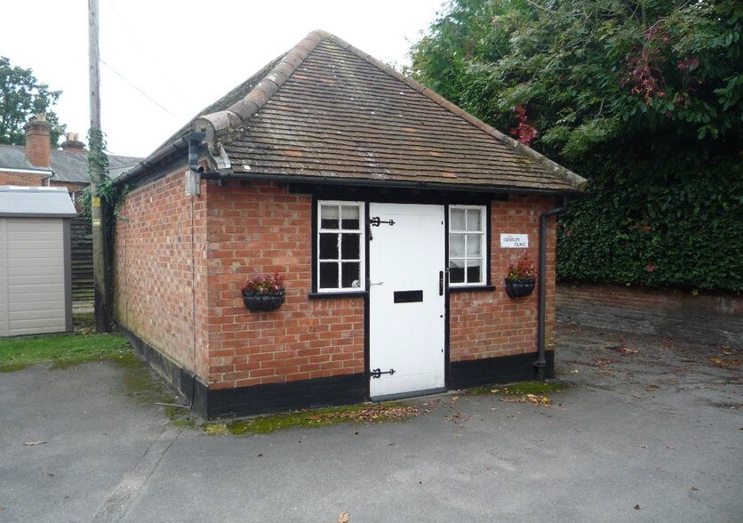 High St, Hartley Wintney à louer - Photo principale – Image 1 sur 1