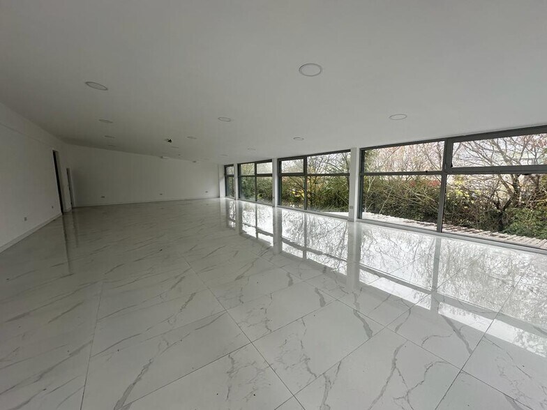 7B Uxbridge Rd, Hayes à louer - Photo de l’immeuble – Image 3 sur 5
