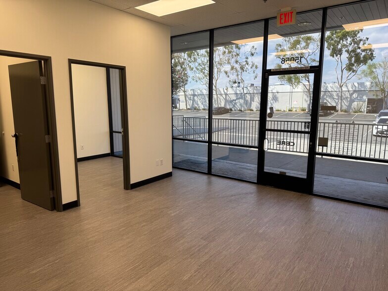 15050-15066 Shoemaker Ave, Santa Fe Springs, CA à louer - Photo de l’immeuble – Image 2 sur 11