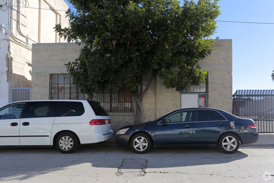 4740 Everett Ave, Vernon, CA à vendre - Photo de l’immeuble – Image 2 sur 5