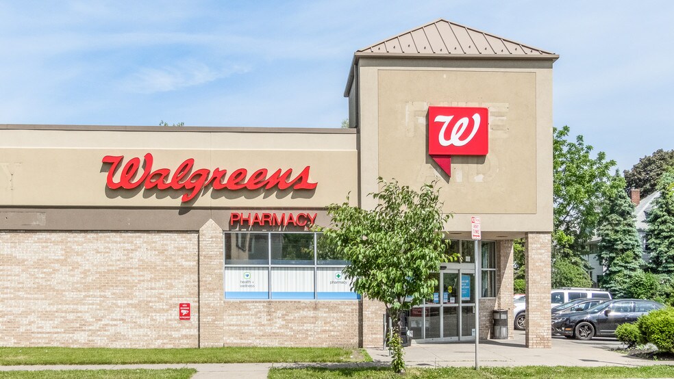 670 Thurston Rd, Rochester, NY à vendre - Photo de l’immeuble – Image 2 sur 10