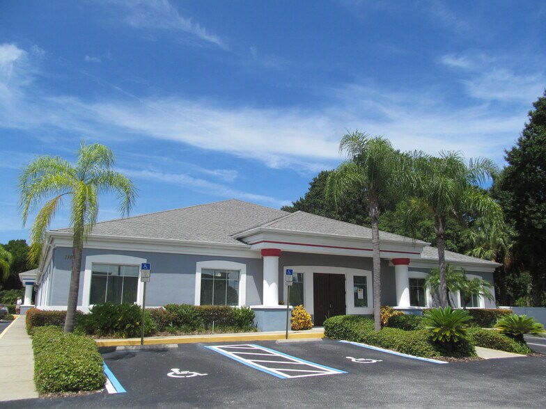 11031 US Hwy 19 N, Port Richey, FL à louer - Photo principale – Image 1 sur 16