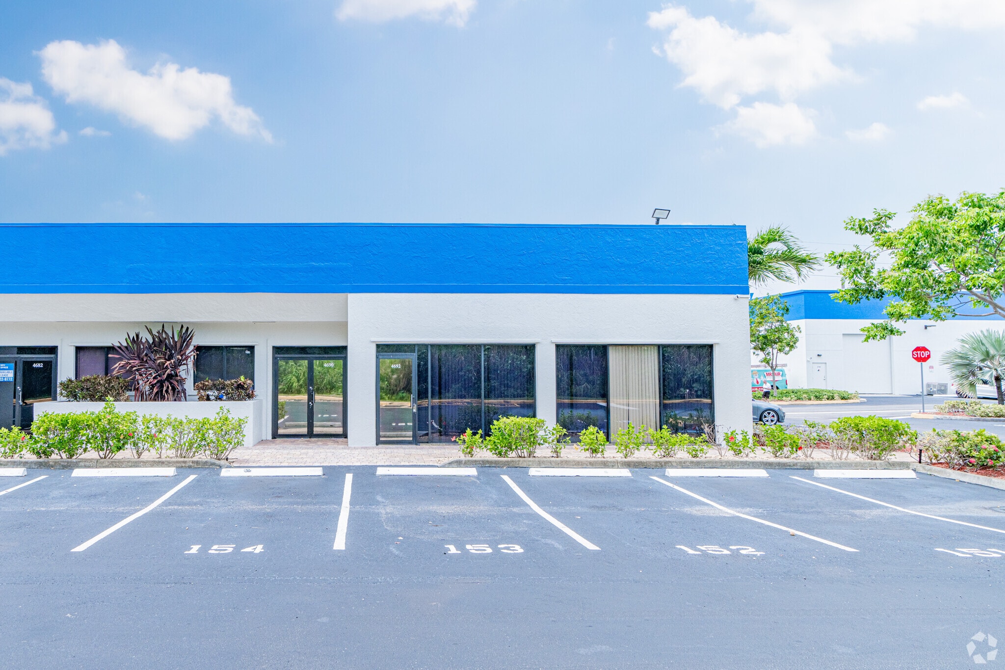 4500 N Powerline Rd, Deerfield Beach, FL à louer Photo de l’immeuble– Image 1 sur 1