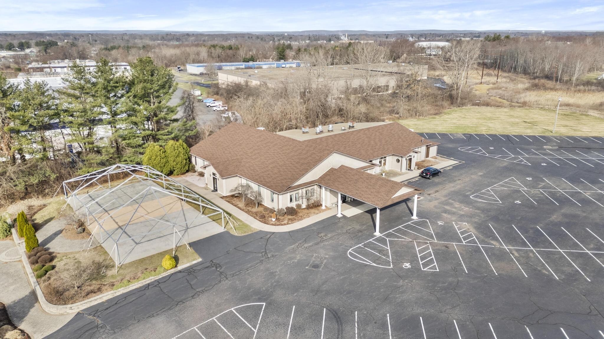 17 Thompson Rd, East Windsor, CT à vendre Photo de l’immeuble– Image 1 sur 36
