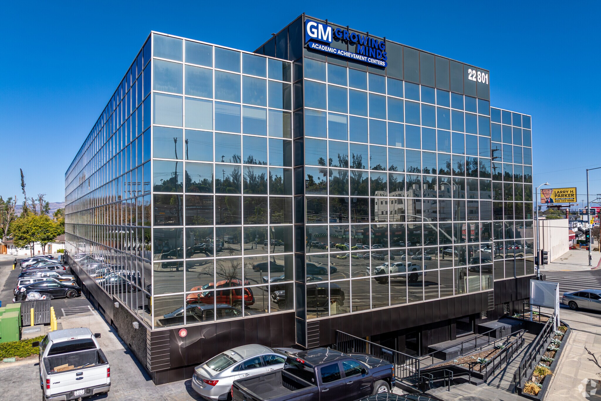 22801 Ventura Blvd, Woodland Hills, CA à louer Photo principale– Image 1 sur 22