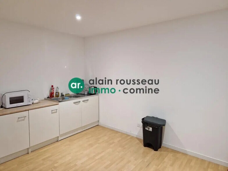 Local commercial dans Cholet à louer - Photo de l’immeuble – Image 3 sur 8