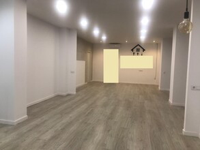 Local commercial dans Vilanova i la Geltrú, Barcelona à louer Plan d’étage– Image 1 sur 4
