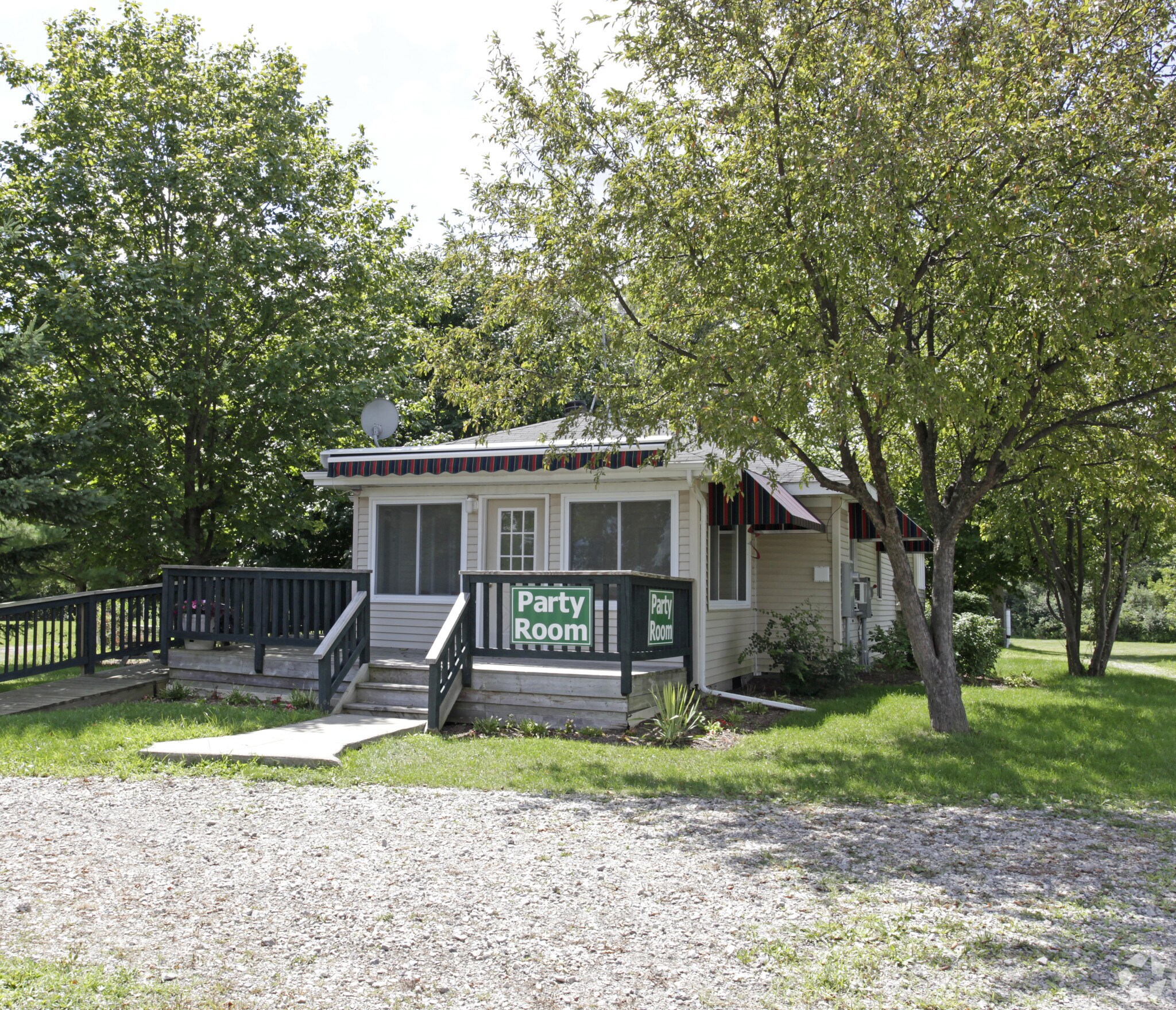 4309 Highland Rd, Waterford, MI à vendre Photo principale– Image 1 sur 3