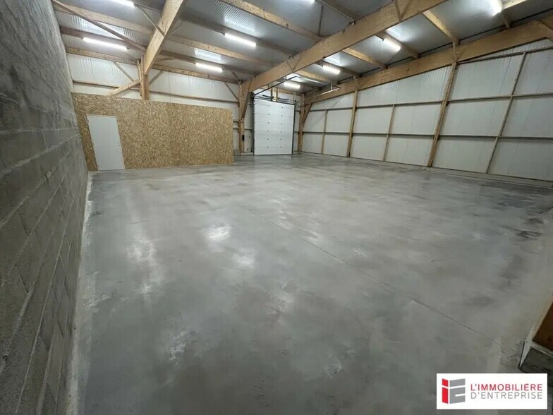 Local d’activités dans Pléchâtel à louer - Photo intérieure – Image 3 sur 4