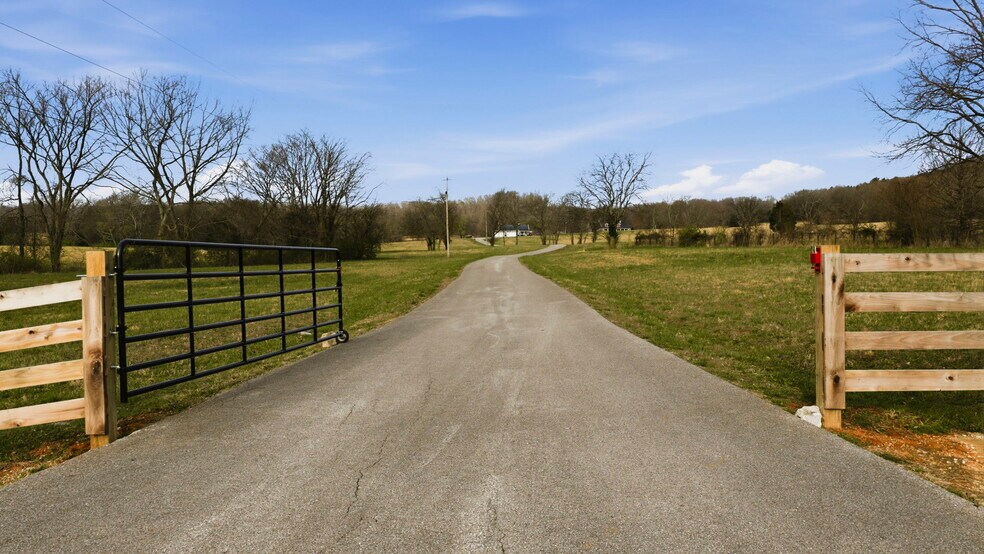 1185 Jack Smith Rd, Rockfield, KY à vendre - Photo de l’immeuble – Image 3 sur 105