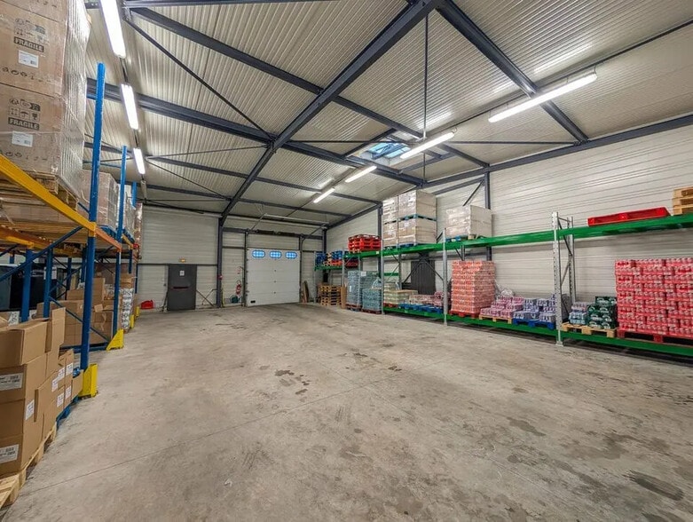 Local d'activités dans Taden à vendre - Photo intérieure – Image 1 sur 10