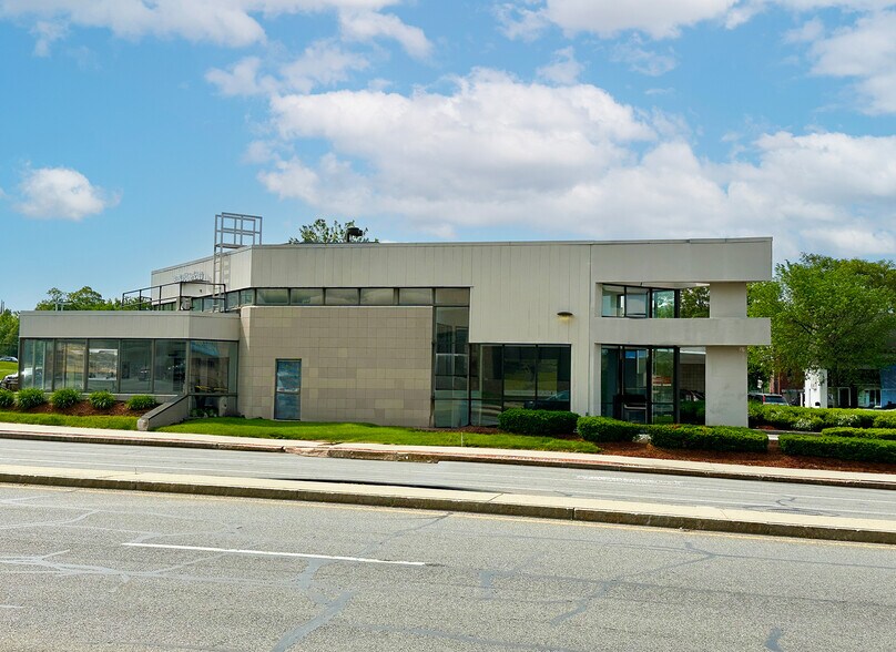 620 Elm St, Manchester, NH à louer - Photo principale – Image 1 sur 7