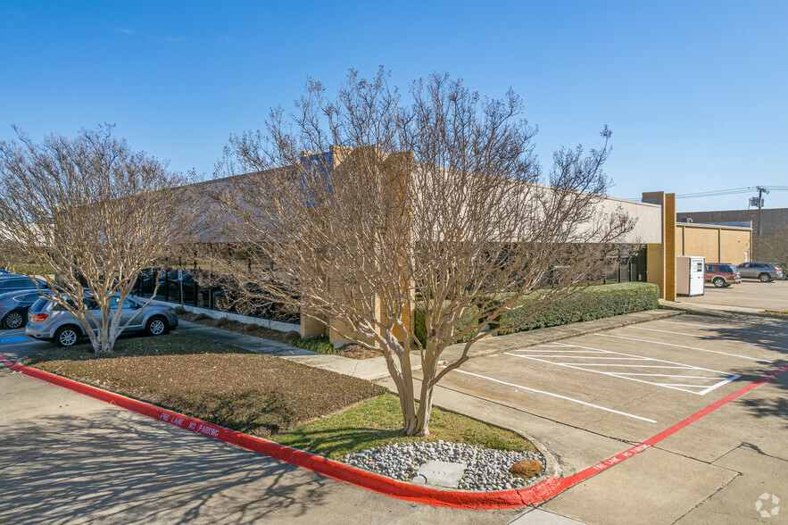 4400-4440 Beltway Dr, Addison, TX à louer - Photo principale – Image 1 sur 5