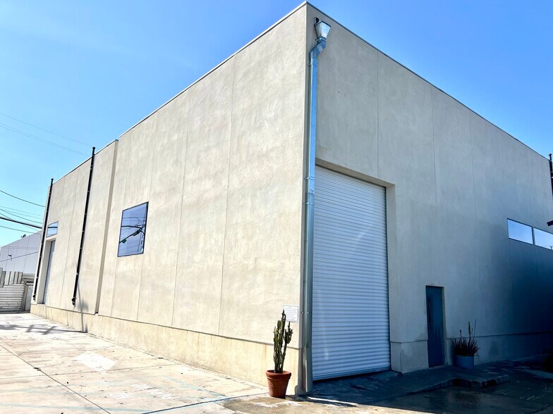 1321 Cota Ave, Long Beach, CA à vendre - Photo de l’immeuble – Image 1 sur 11
