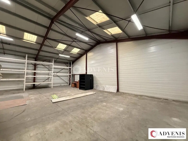 Local d’activités dans Saint-Médard-en-Jalles à louer - Photo intérieure – Image 3 sur 6