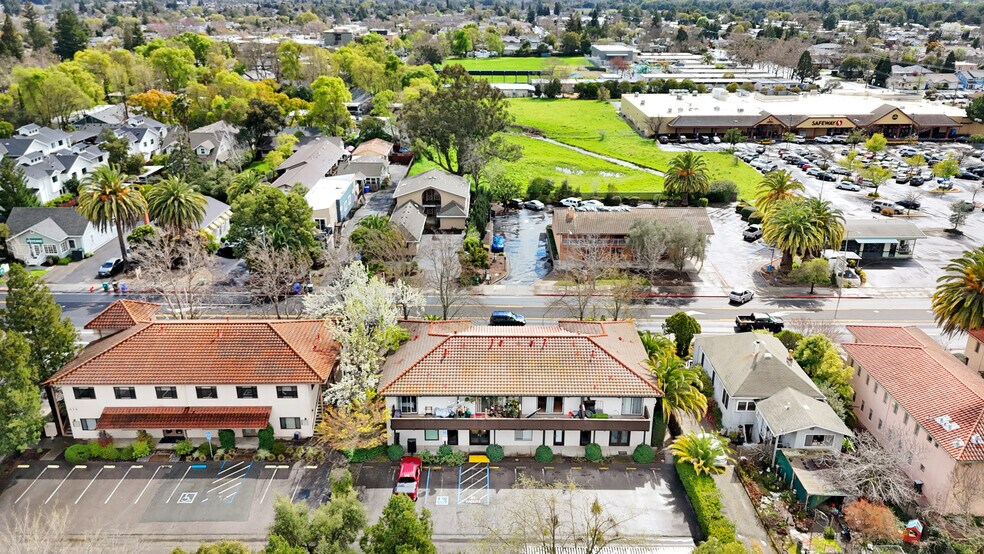 430 W Napa St, Sonoma, CA à vendre - Photo de l’immeuble – Image 2 sur 30