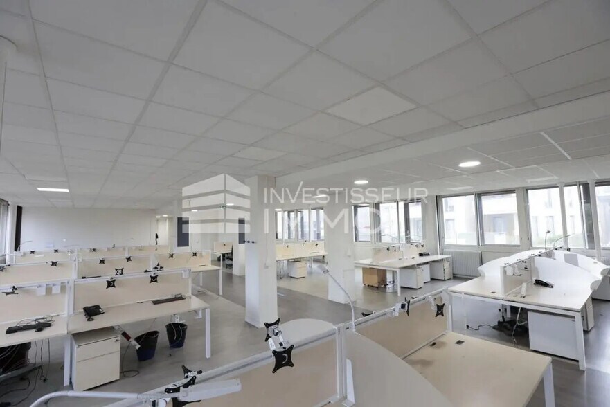 Bureau dans Boissy-Saint-Léger à louer - Photo de l’immeuble – Image 2 sur 14