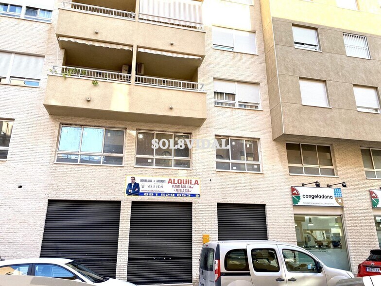 Local commercial dans Orihuela, Alicante à louer - Photo de l’immeuble – Image 2 sur 21