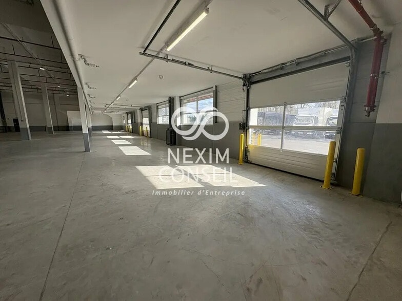 Industriel/Logistique dans Gennevilliers à louer - Photo de l’immeuble – Image 3 sur 12