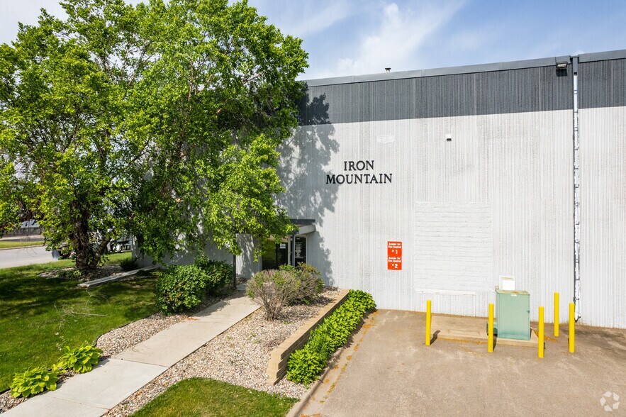 2075-2085 Ellis Ave, Saint Paul, MN à louer - Photo de l’immeuble – Image 2 sur 5
