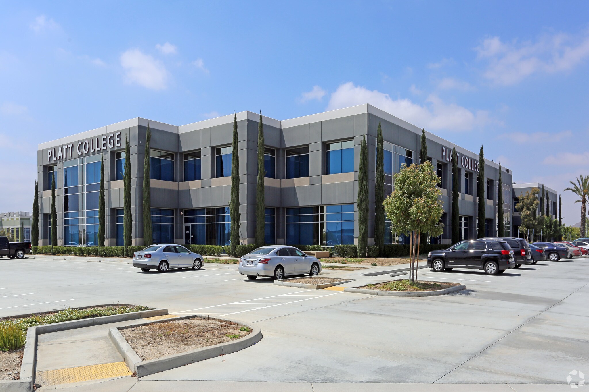 6465 Sycamore Canyon Blvd, Riverside, CA à louer Photo de l’immeuble– Image 1 sur 5