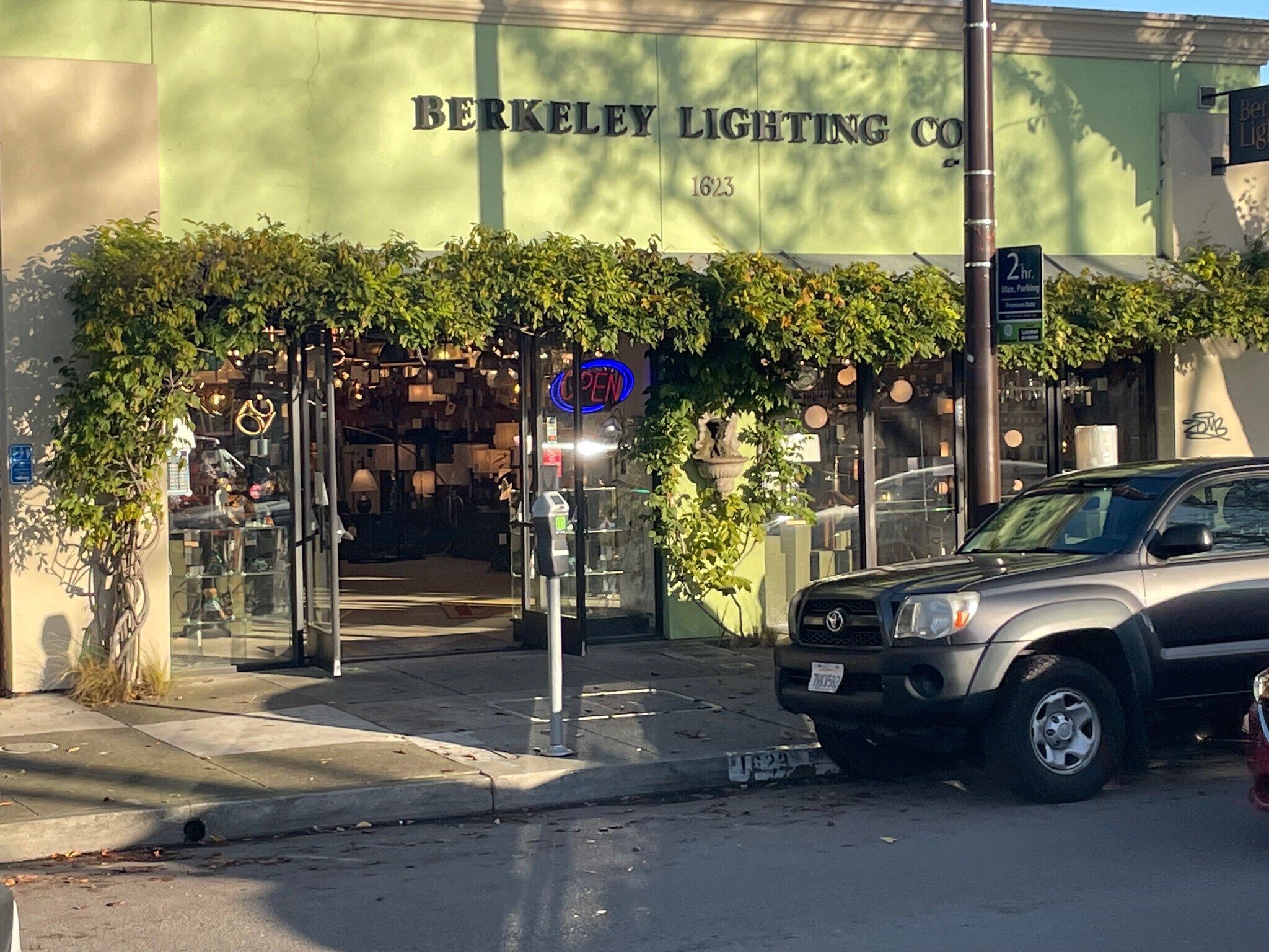 1619-1623 San Pablo Ave, Berkeley, CA à louer Photo de l’immeuble– Image 1 sur 8