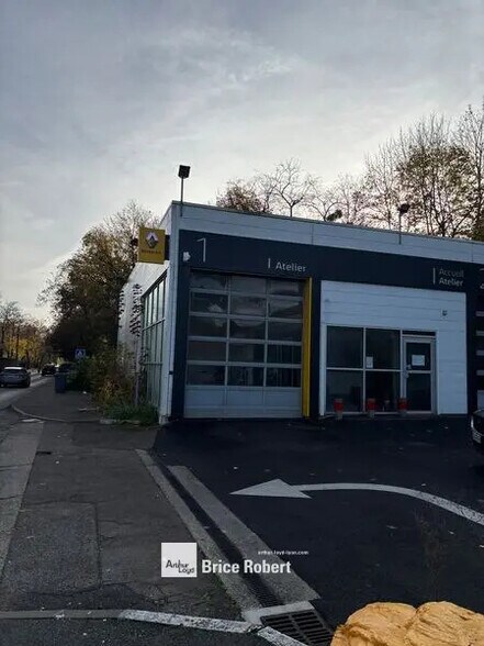 Local commercial dans Sainte-Foy-lès-Lyon à louer - Photo de l’immeuble – Image 2 sur 6