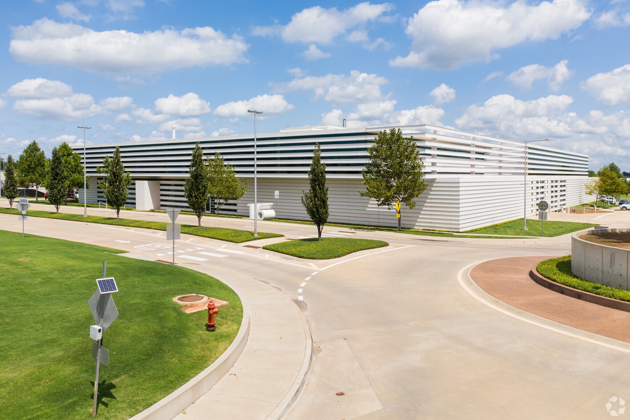 Expand Energy Campus portefeuille de 15 biens à vendre sur LoopNet.fr Photo principale– Image 1 sur 14