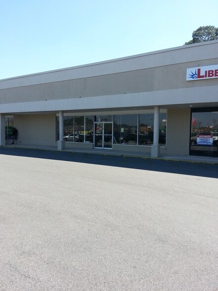 805-831 Peterson Ave N, Douglas, GA à louer - Photo de l’immeuble – Image 3 sur 24