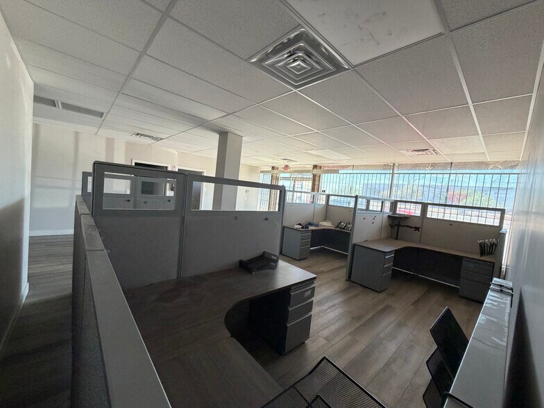 3475 Boulder Hwy, Las Vegas, NV à louer - Photo de l’immeuble – Image 2 sur 22