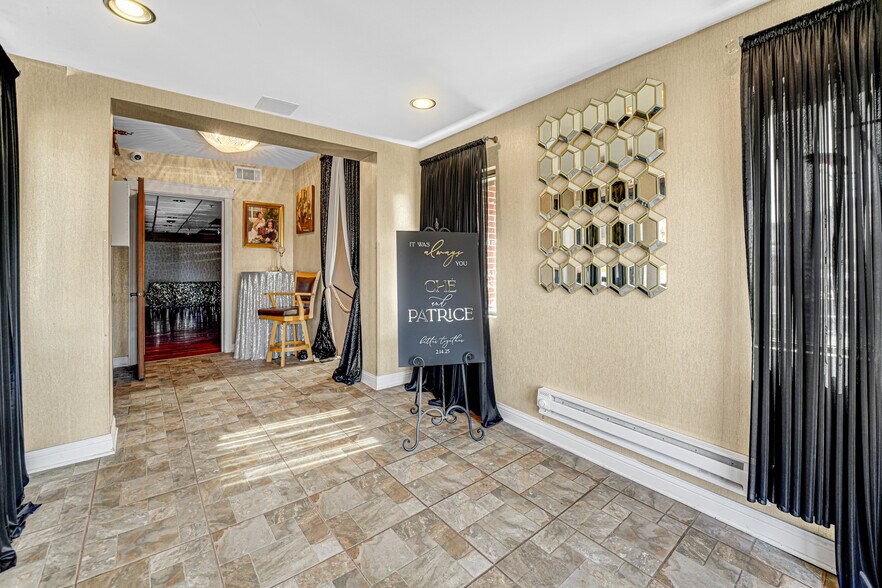 2701 W 87th St, Evergreen Park, IL à vendre - Hall d’entrée – Image 3 sur 13